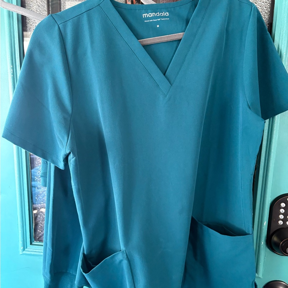Mandala V-Neck Scrub Set